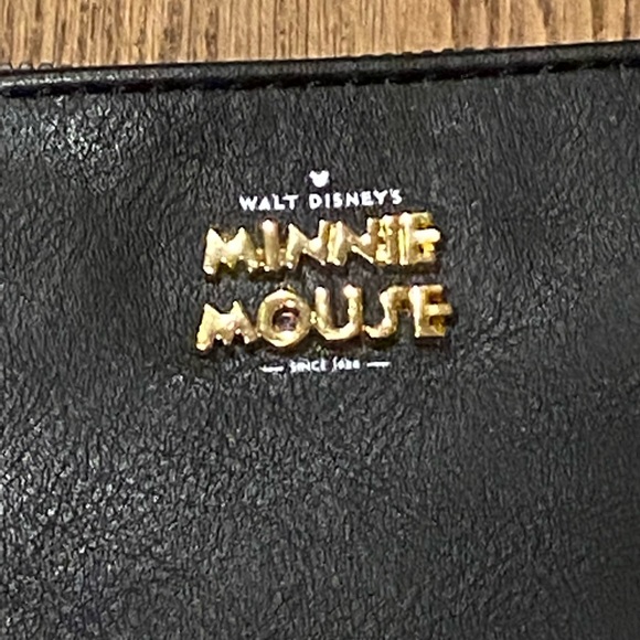 New w/ tags Bioworld Minnie Mouse clutch/wristlet purse - Picture 3 of 7